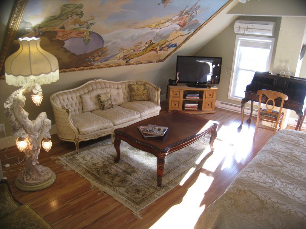 Auberge Marquis De Montcalm Sherbrooke Room photo