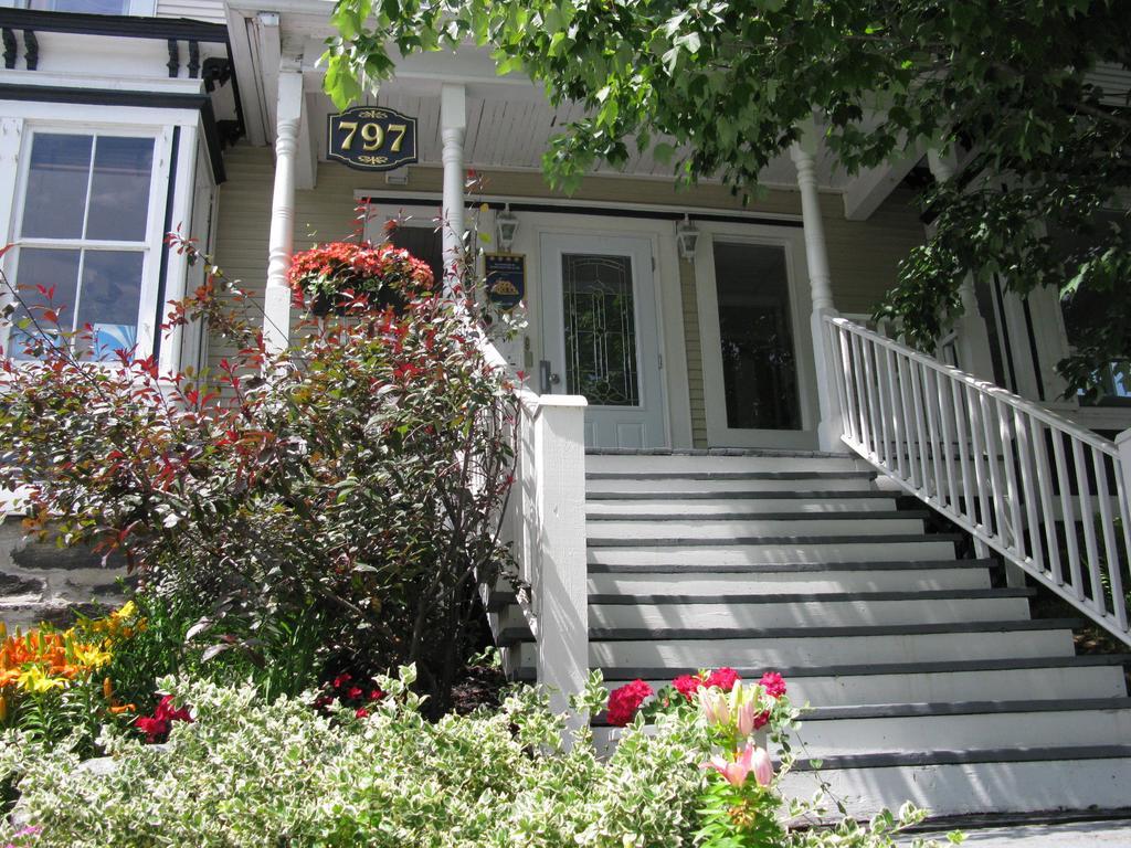 Auberge Marquis De Montcalm Sherbrooke Exterior photo