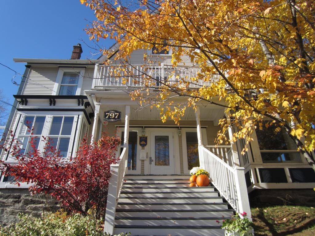 Auberge Marquis De Montcalm Sherbrooke Exterior photo