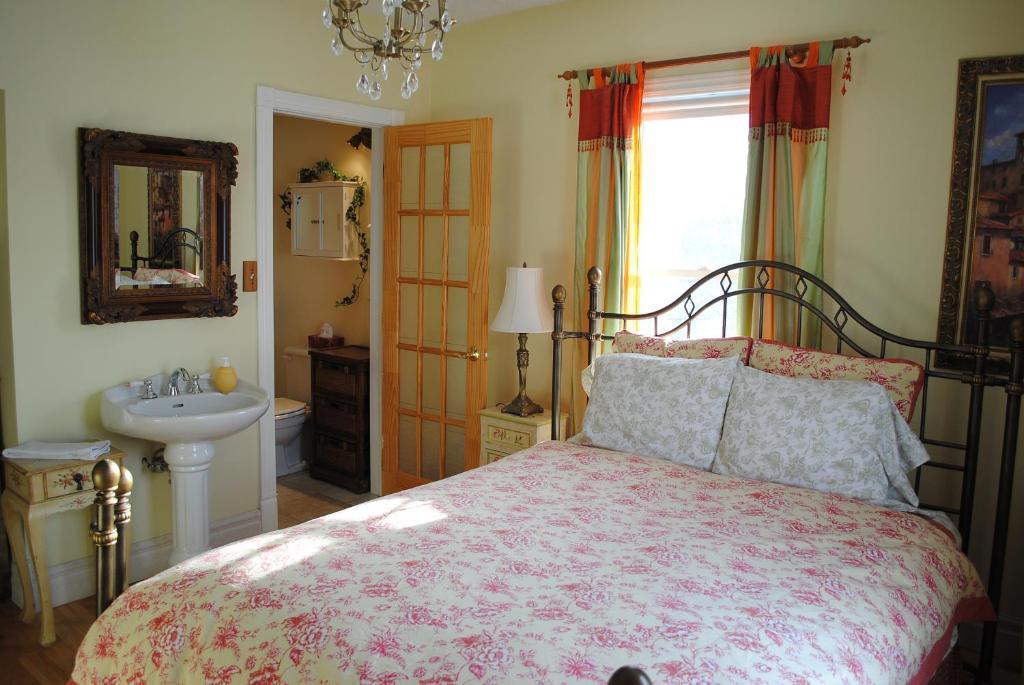 Auberge Marquis De Montcalm Sherbrooke Room photo