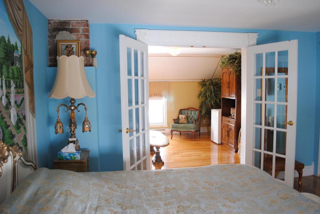 Auberge Marquis De Montcalm Sherbrooke Room photo