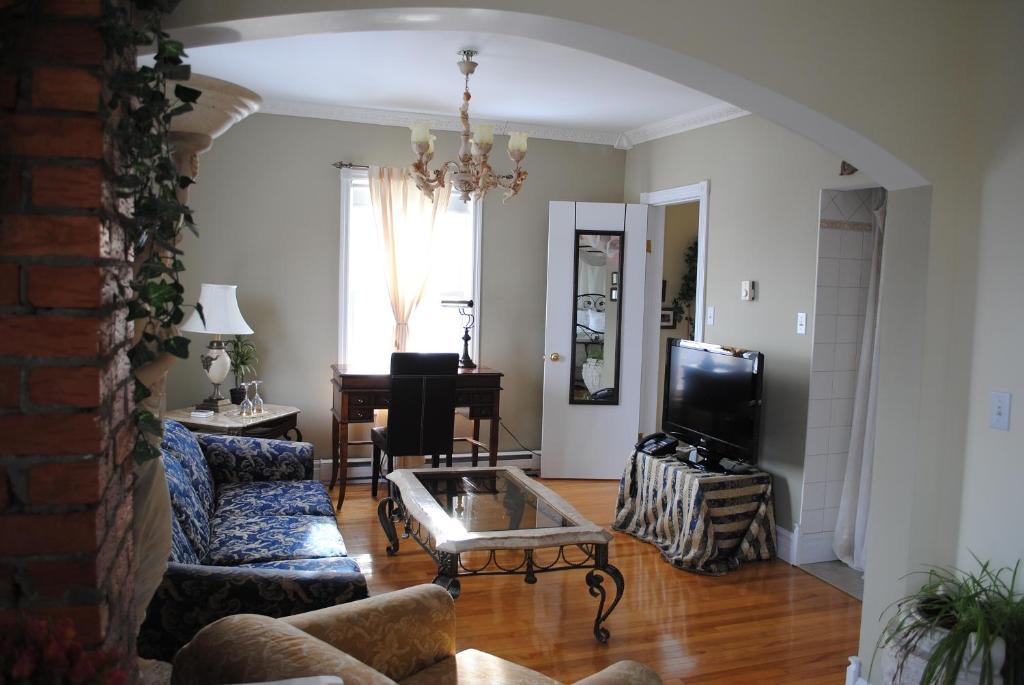 Auberge Marquis De Montcalm Sherbrooke Room photo