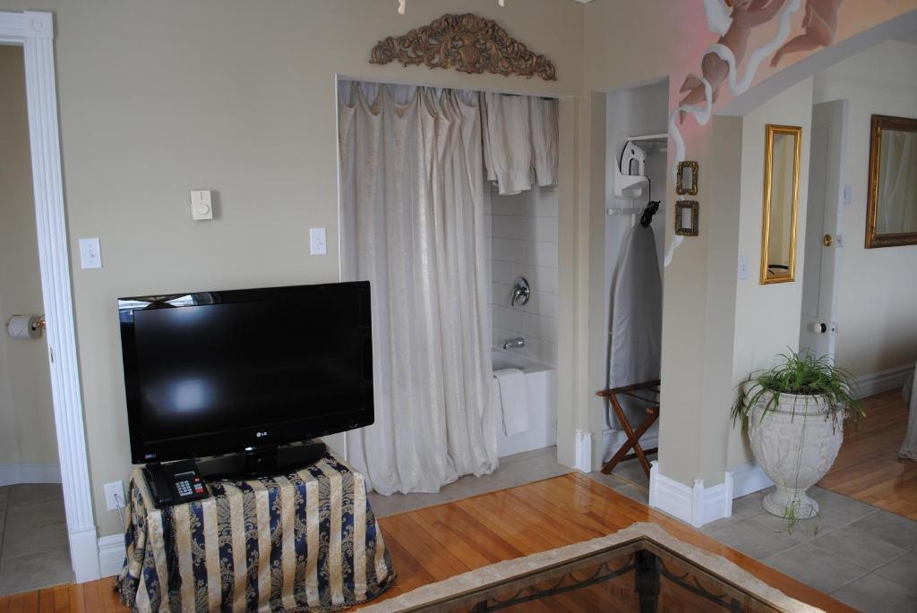 Auberge Marquis De Montcalm Sherbrooke Room photo