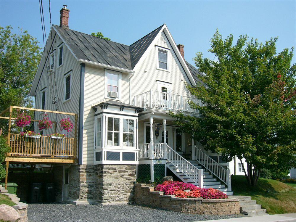 Auberge Marquis De Montcalm Sherbrooke Exterior photo